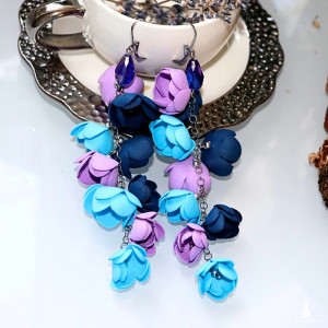 Długie Kolczyki Blossom Granatowo -Niebiesko -Liliowe Kwiaty | Kaskadowe Kolczyki z Pianki