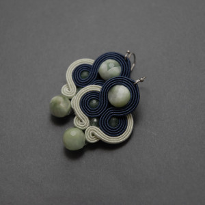 kolorowe kolczyki lub klipsy sutasz z angelitami pawimi