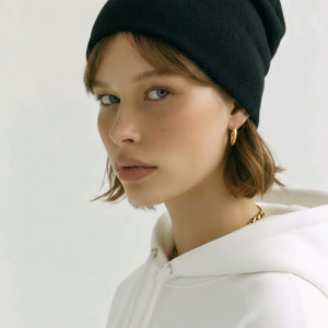 Czapka  damska wiosenna uniwersalna