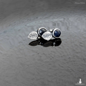 Kolczyki srebrne z szafirami wkretki listki