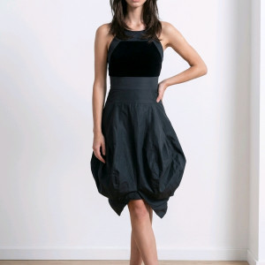 Sukienka czarna bombka