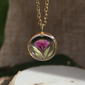 Złota zawieszka złoty wisiorek gipsówka fiolet róż