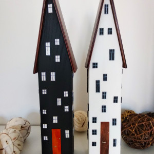 Domki czarno-białe – minimalistyczny duet.