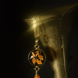 Naszyjnik z kwiatem osmanthusa