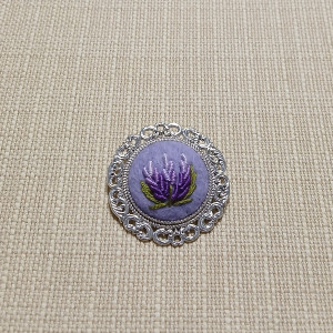 Ręcznie haftowana broszka  DLA NATALII