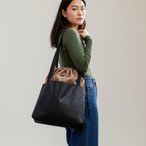 Karmelowo-czarna pikowana duża torba z kominem