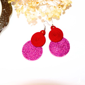 Kolczyki Sutasz Koła Twisted Różowo-Czerwone | Dwukolorowe Spirale | Stal Chirurgiczna