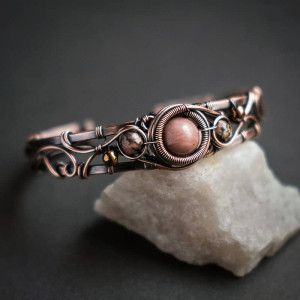 Bransoletka miedziana elficka wire wrapping z rodonitem i hematytem