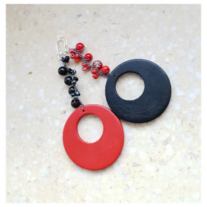 5249 długie kolczyki koła czarne czerwone