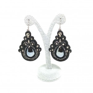 Czarne kolczyki sutasz z ceramiką Thalia