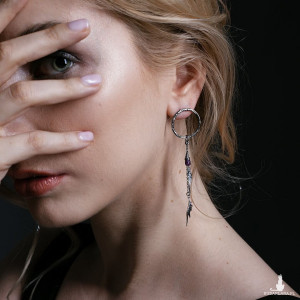 Duże kolczyki skrzydła smoka na kołach z kamieniami