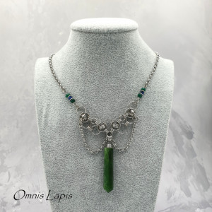 Naszyjnik chainmaille z nefrytem, jadeitem, kianitem - stal szlachetna