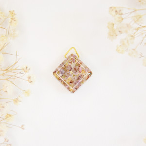 Zawieszka do naszyjnika - wrzosy w złocie