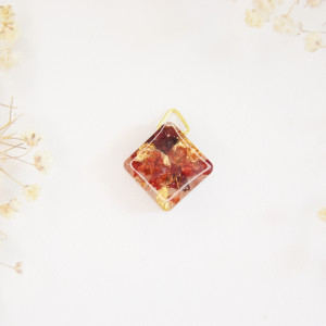 Zawieszka do naszyjnika - róże w złocie