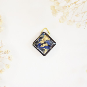 Zawieszka do naszyjnika - chabry w czerni