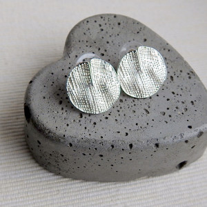 Kolczyki sztyfty o fakturze "tkaniny"