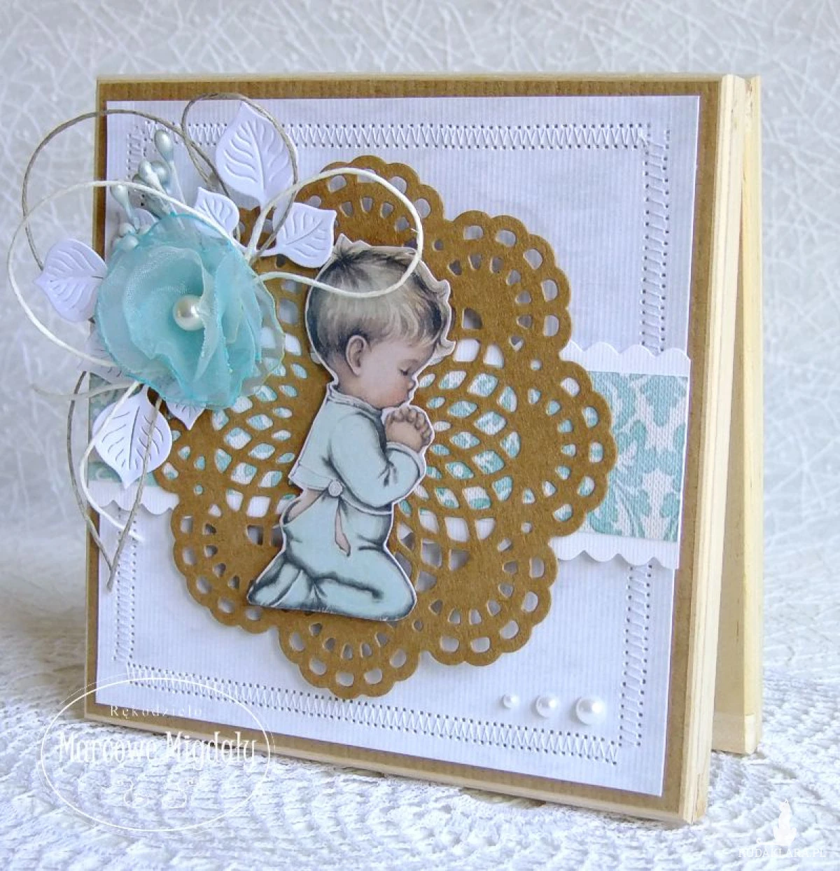 Drewniana kartka pamiątka z okazji Chrztu Świętego