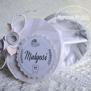 Pierwszy ząbek, loczek, personalizowane pudełeczko z życzeniami, różowe