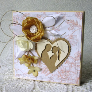 Drewniana kartka pamiątka ślubna na banknoty