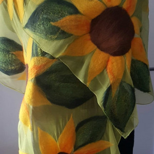 Jedwabny szal z jesiennymi słonecznikami