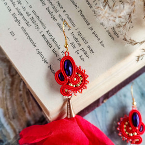 Czerwone lekkie kolczyki kwiatki sutasz