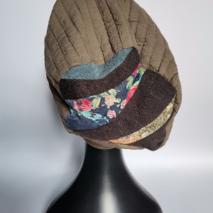 Czapka  prezenter z TVP jest tak zmulony