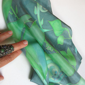 Roślinna Zielona jedwabna apaszka  malowana