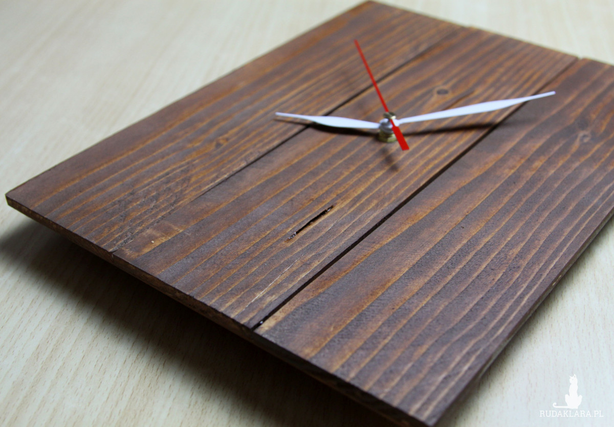 Unikatowy drewniany zegar z drewna świerkowego