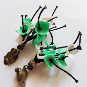 Klipsy  licealistka się luzuje gdy cudzego męża obściskuje