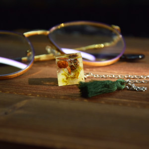 Biżuteryjna Zakładka do książki - leśna przygoda