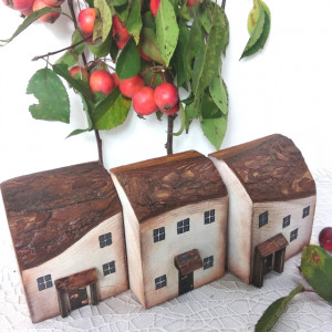 Dekoracyjne domki drewniane- folwarczna zabudowa.