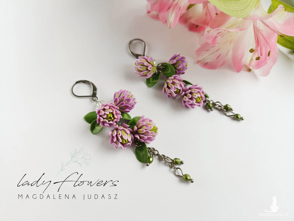 Kolczyki z kwiatami koniczyny