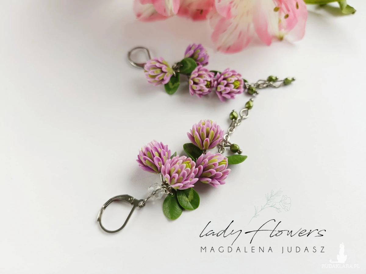 Kolczyki z kwiatami koniczyny