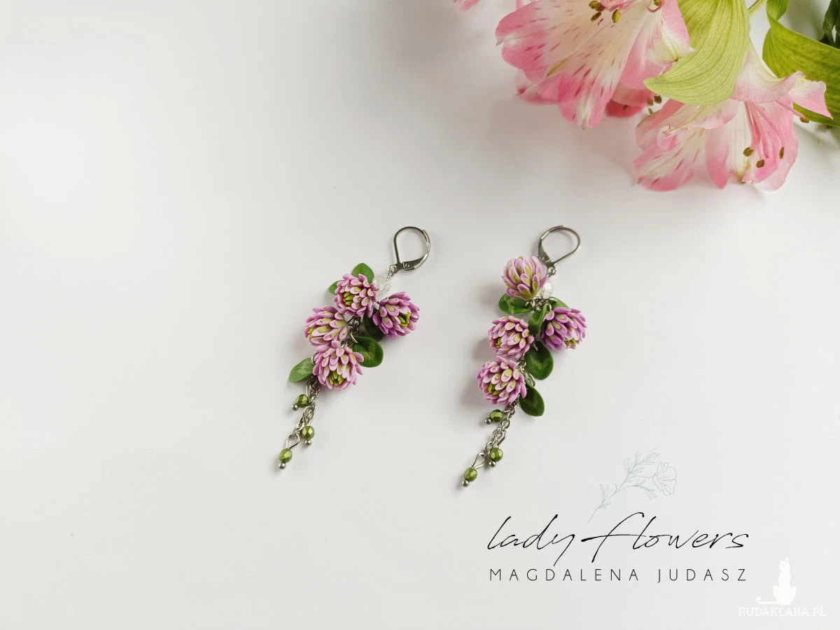 Kolczyki z kwiatami koniczyny
