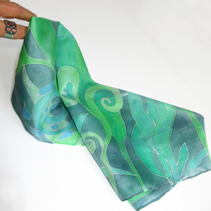 Roślinna Zielona jedwabna apaszka  malowana