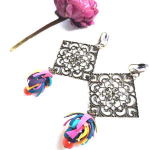 Klipsy z liceum dziewczynki wyrywa