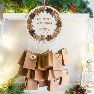 Kalendarz adwentowy - wianek śnieżynek