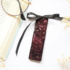 Kompaktowa zakładka - satynowe bordo