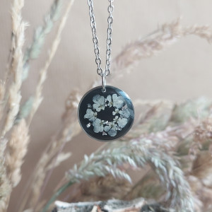 Srebrna zawieszka srebrny wisiorek naszyjnik żywica z żywicy kwiaty z kwiatami żółte kwiaty gipsówka wianuszek wianek