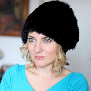 damska futrzana czapka czarna