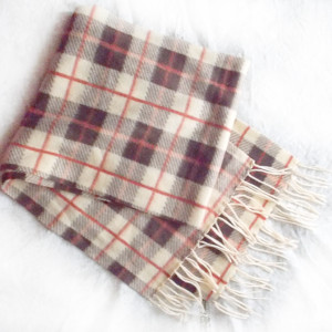 nowy szalik w kratkę, beżowy szalik kratka, lekki szalik, ciepły szalik, beżowy szalik, szalik męski, szalik damski, fajny szalik, szalik 30x140