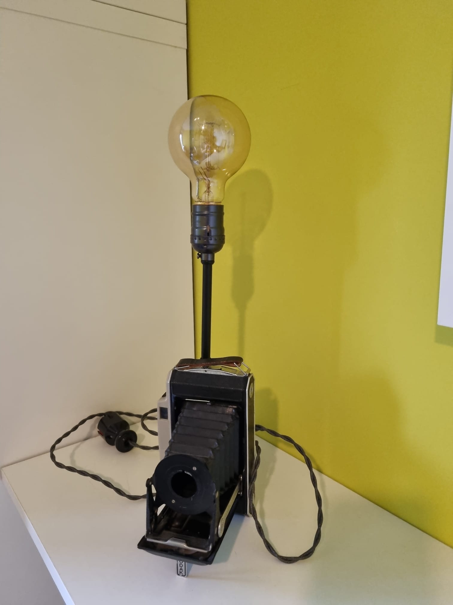 Lampa z aparatu Vintage - mieszkowego