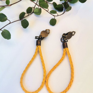 Klipsy żółte rzemieni