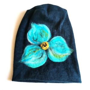 Czapka wełniana filcowana  zimowa handmade w kwiaty