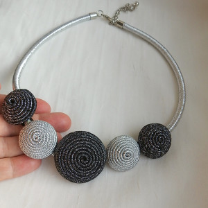 Naszyjnik srebrno-czarny sznurkowy