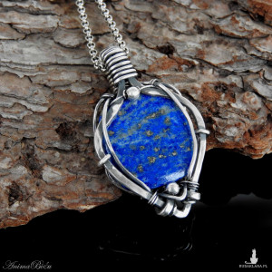 Wisiorek srebrny z lapis lazuli