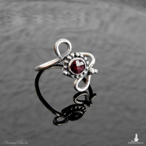 Pierścionek srebrny z granatem rozmiar 19