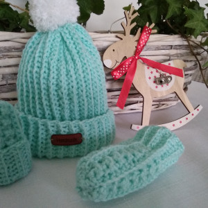 Cieplutka czapeczka i rękawiczki dla noworodka