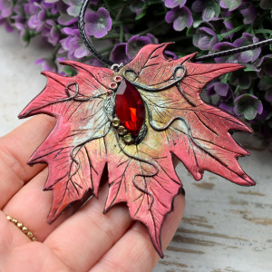 Duży wisior "liść klonu"