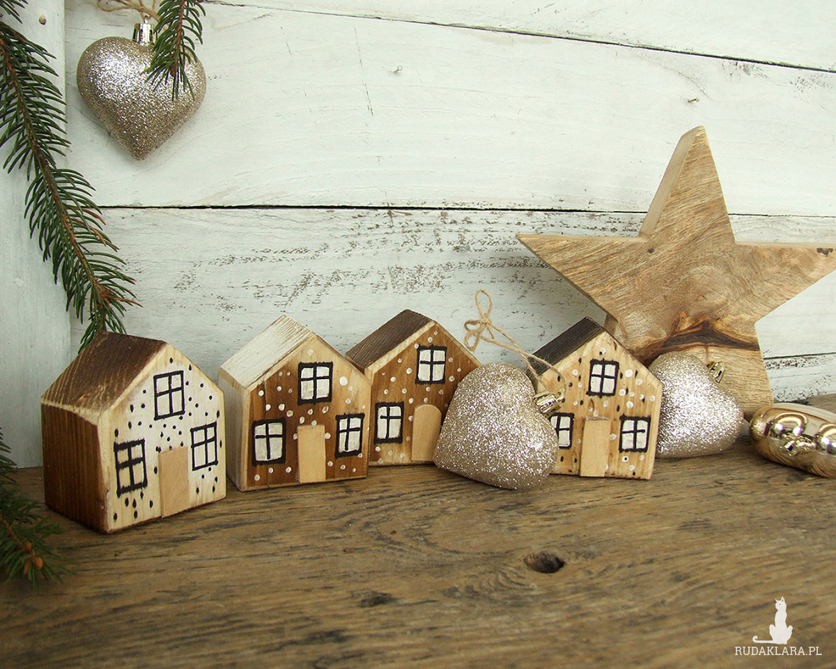 Małe drewniane domki dekoracyjne - Brązowe